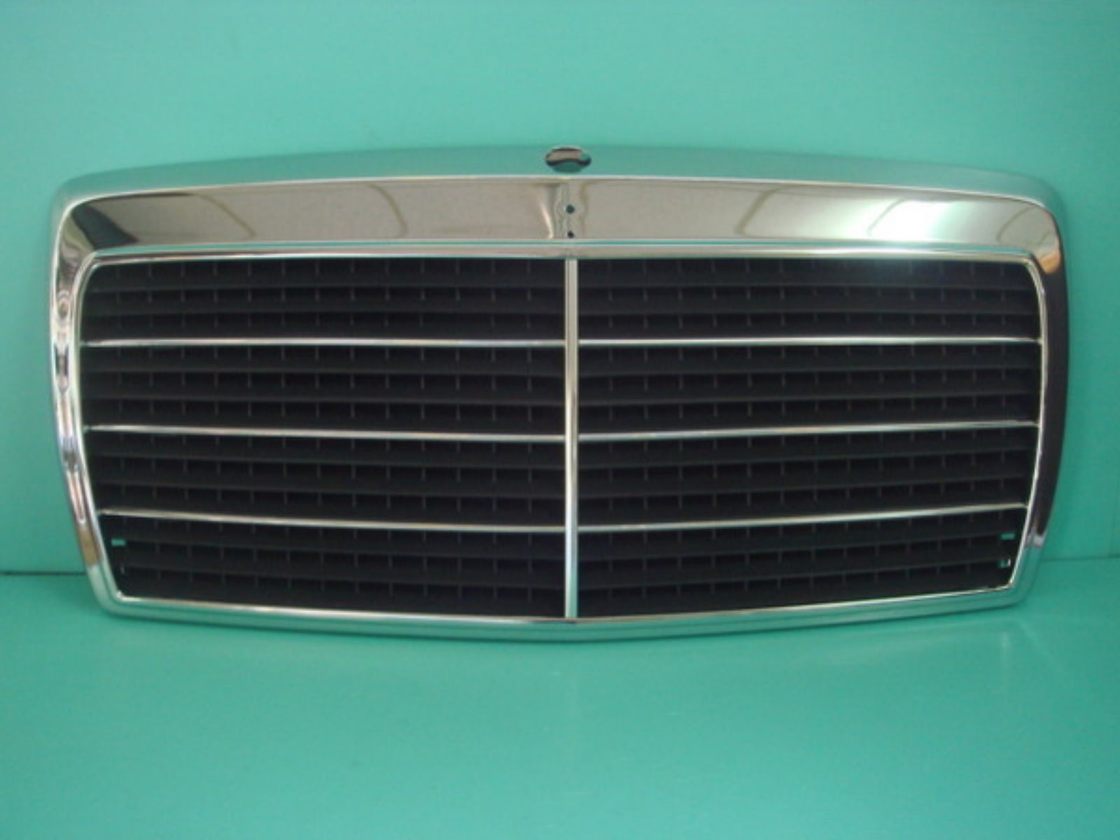 CrazyTheGod W124 1985-1993 Pre-Facelift GRILLE/GRILL ASSAY 7MD CHROME/GRAY for Mercedes-Benz